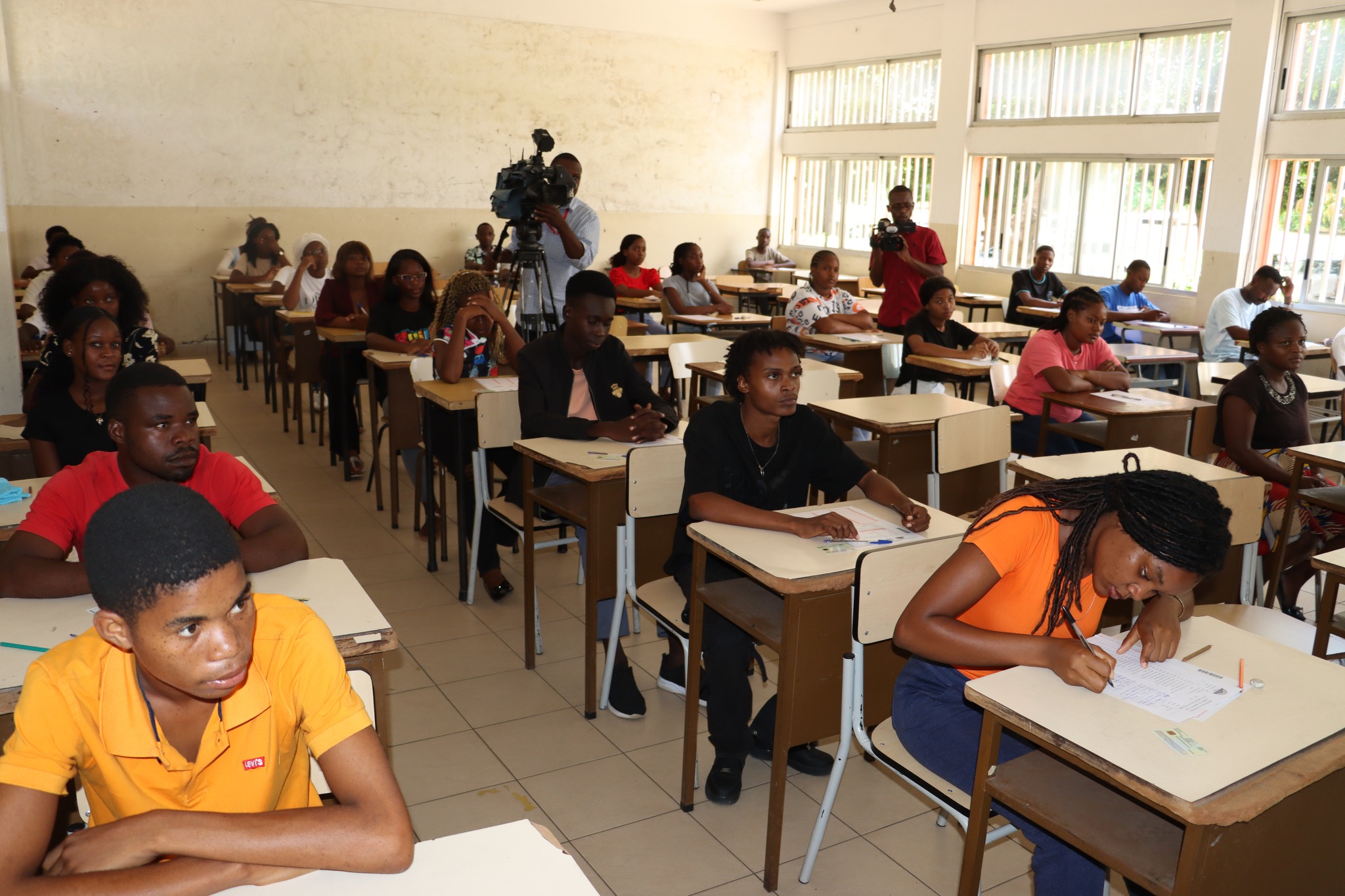 Mais de treze mil candidatos submetidos a exames de admissão UP-Maputo 